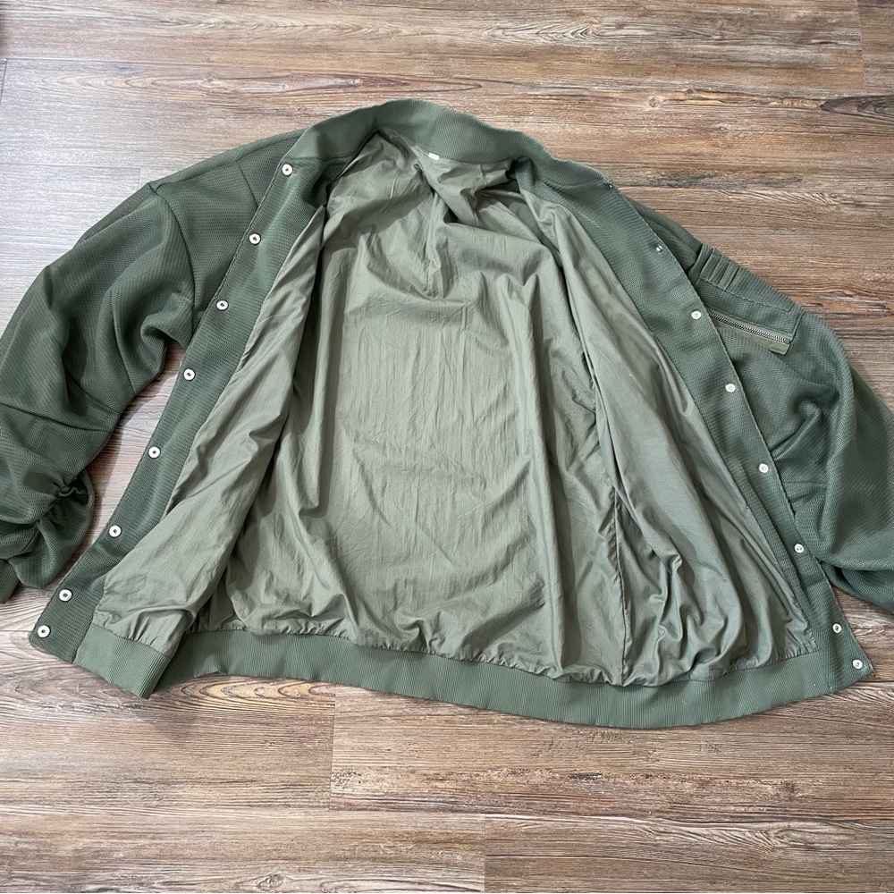 ALO Yoga Field Jacket - Picture 6 of 10